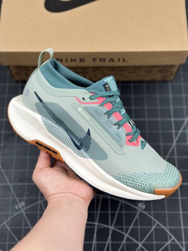 公司级nike Reactx Pegasus Trail 5 Gtx 越野跑步鞋 登月兼顾迅疾外观和稳固脚感 后跟覆面和中足动态支撑巧妙融合 缔造稳定顺畅的迈步