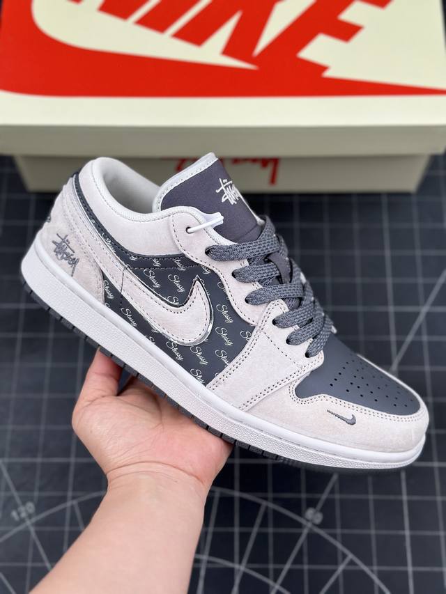 Air Jordan 1 Low Aj1 乔1 斯图西联名-灰猪八英文黑底 高端定制 低帮复古篮球鞋 #定制鞋盒 大厂纯原品质出货 超高清洁度 皮料切割干净无任