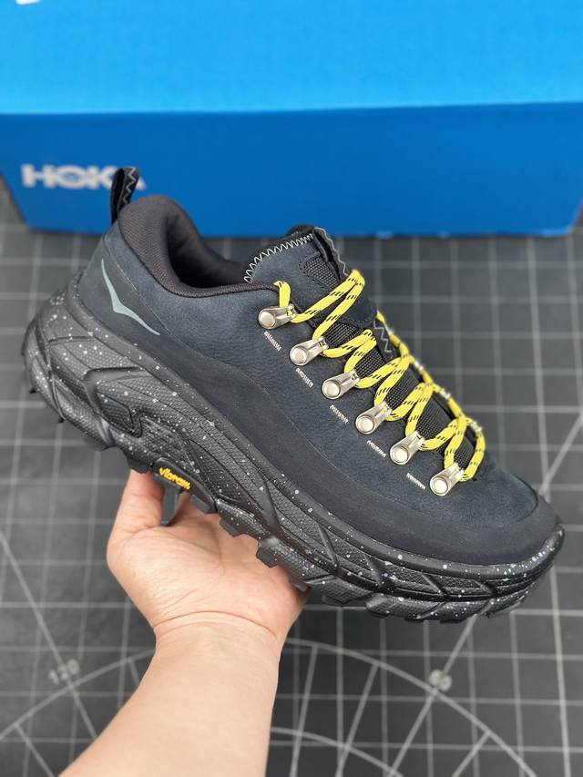 Hoka One One Tor Summit 托亚系列 低帮专业越野跑步鞋 粗矿型的鞋身上脚特别修饰腿型 经典的胖鱼头鞋型 超高颜值 厚重皮质与热压鞋身质感让