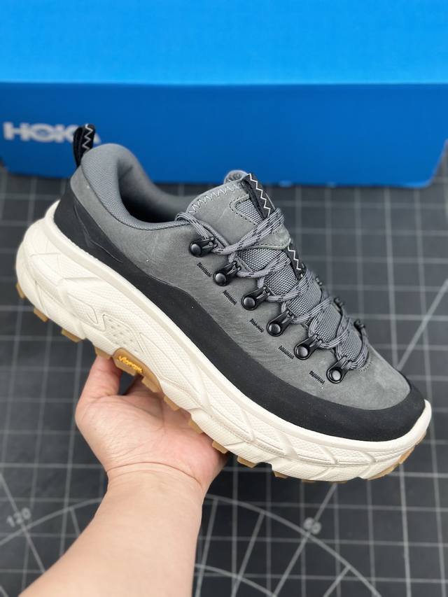 Hoka One One Tor Summit 托亚系列 低帮专业越野跑步鞋 粗矿型的鞋身上脚特别修饰腿型 经典的胖鱼头鞋型 超高颜值 厚重皮质与热压鞋身质感让