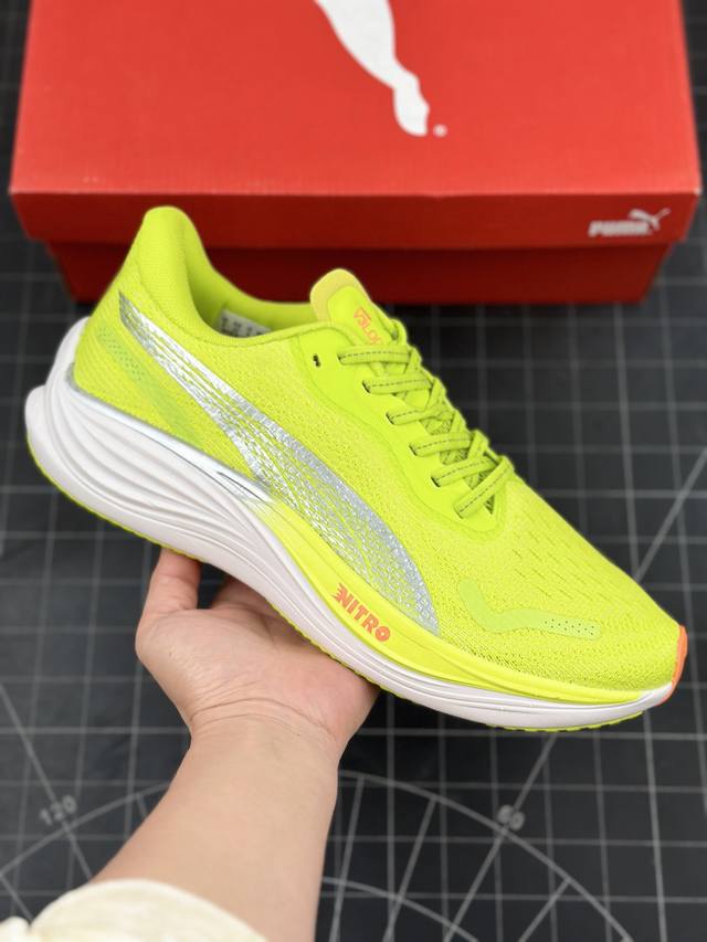 Puma Velocity Nitro 3 彪马氮科技全地形马拉松碳板跑步鞋 鞋面采用弹性工程网眼布，透气性良好。三明治结构中底，上层nitro Elite泡沫