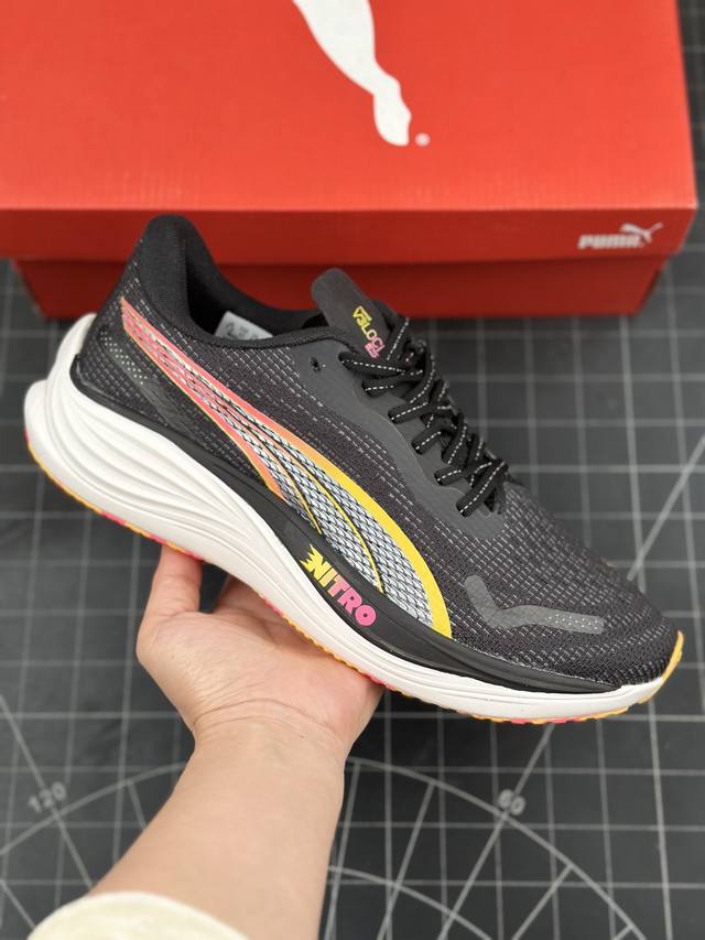 Puma Velocity Nitro 3 彪马氮科技全地形马拉松碳板跑步鞋 鞋面采用弹性工程网眼布，透气性良好。三明治结构中底，上层nitro Elite泡沫