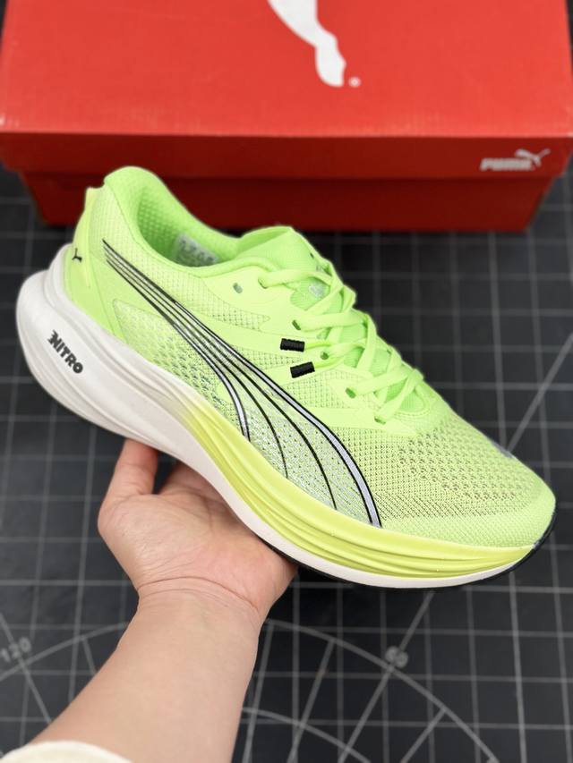 Puma Deviate Nitro 3 彪马氮科技全地形马拉松碳板跑步鞋 鞋面采用弹性工程网眼布，透气性良好。三明治结构中底，上层nitro Elite泡沫和