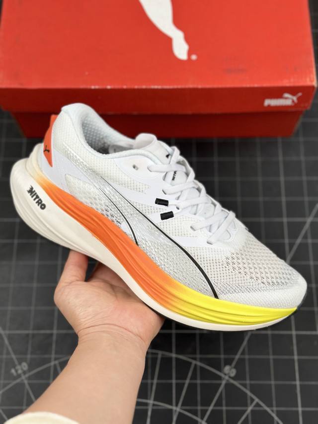 Puma Deviate Nitro 3 彪马氮科技全地形马拉松碳板跑步鞋 鞋面采用弹性工程网眼布，透气性良好。三明治结构中底，上层nitro Elite泡沫和