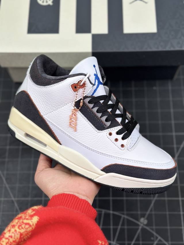 Air Jordan 3 Quai 54 联名白黑 Aj3 乔丹3代 Aj3 乔3 白黑蓝 乔丹篮球鞋系列 以巴黎quai 54街球锦标赛为灵感的设计，不仅会赋