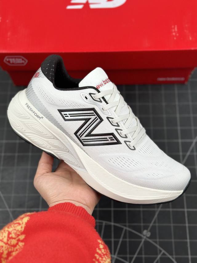 新百伦new Balance Nb Fresh Foam Evoz V2舒适耐磨低帮跑步鞋 Evozv2男士跑鞋将毛绒舒适感提升到一个新的水平这款鞋旨在提供我们