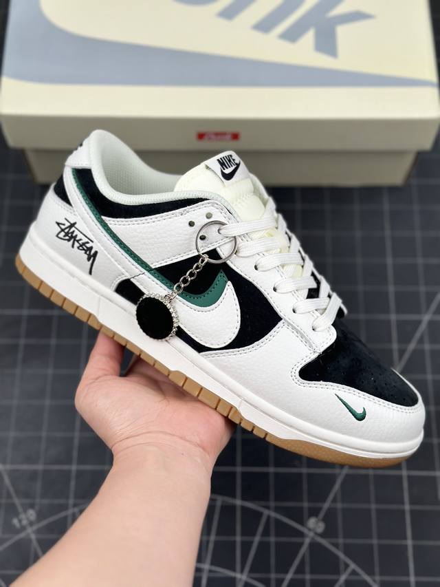 Nk Sb Dunk Low 斯图西联名-重影白勾 周年高端定制 低帮休闲板鞋 #定制鞋盒 大厂纯原品质出货 超高清洁度 皮料切割干净无任何毛边 细节完美 货号