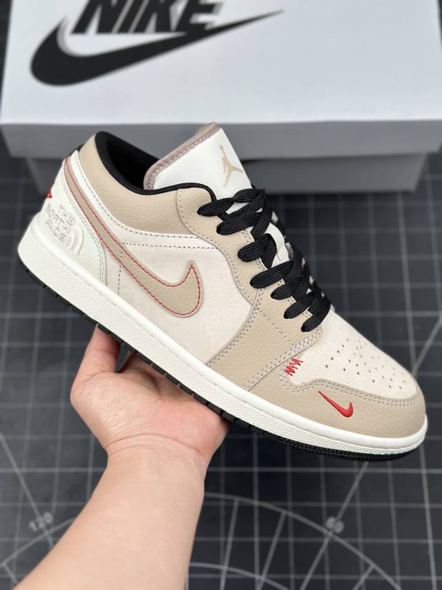 Air Jordan 1 Low Aj1 乔1 北面联名-露褐 高端定制 低帮复古篮球鞋 #定制鞋盒 大厂纯原品质出货 超高清洁度 皮料切割干净无任何毛边 细节