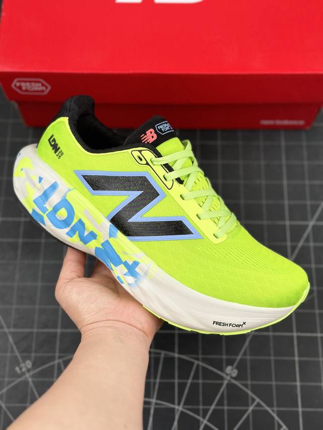 更厚更弹,Nb舒适健步跑鞋2024 London伦敦马拉松限定！Nb新百伦new Balance Fresh Foam X 1080V13系列低帮轻量化厚底健身