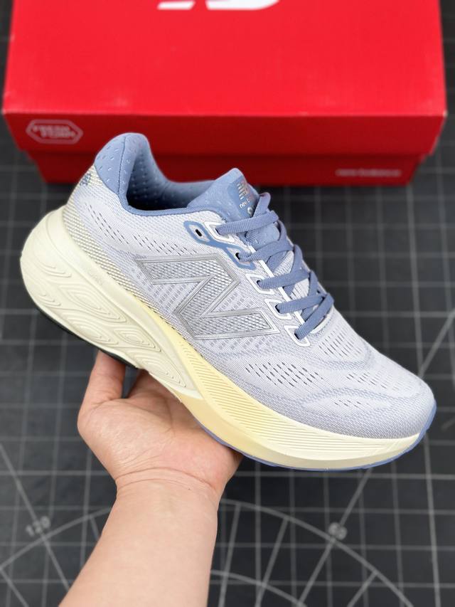 新百伦new Balance Nb Fresh Foam Evoz V2舒适耐磨低帮跑步鞋 Evozv2男士跑鞋将毛绒舒适感提升到一个新的水平这款鞋旨在提供我们