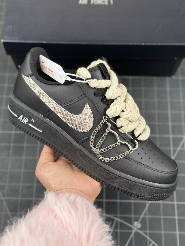 公司级耐克nike Air Force 1 Low 蛇纹空军一号低帮百搭休闲运动板鞋 柔软、弹性十足的缓震性能和出色的中底设计，横跨复古与现代的外型结合，造就出