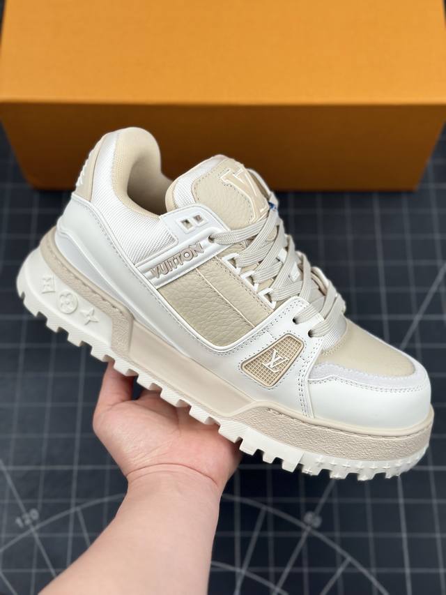 Lv-路易-威登trainer 2024走秀最新款原版1：1开发复刻！！上脚非常舒适 做工精细鞋面由意大利进口小牛皮拼接，侧边饰有品牌logo标志，进口网布垫脚