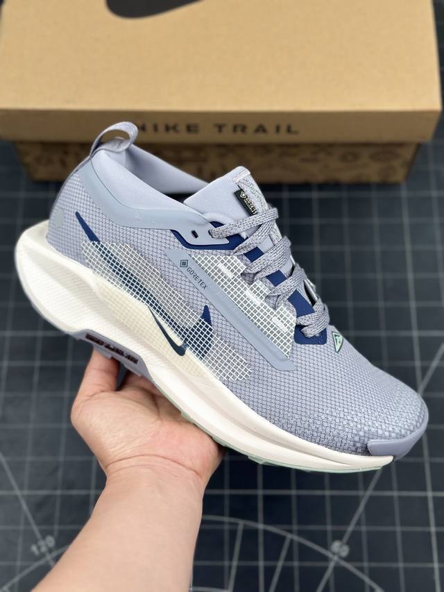 公司级nike Reactx Pegasus Trail 5 Gtx 越野跑步鞋 登月兼顾迅疾外观和稳固脚感 后跟覆面和中足动态支撑巧妙融合 缔造稳定顺畅的迈步