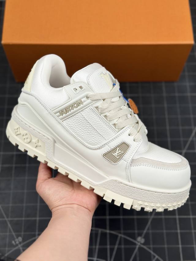 Lv-路易-威登trainer 2024走秀最新款原版1：1开发复刻！！上脚非常舒适 做工精细鞋面由意大利进口小牛皮拼接，侧边饰有品牌logo标志，进口网布垫