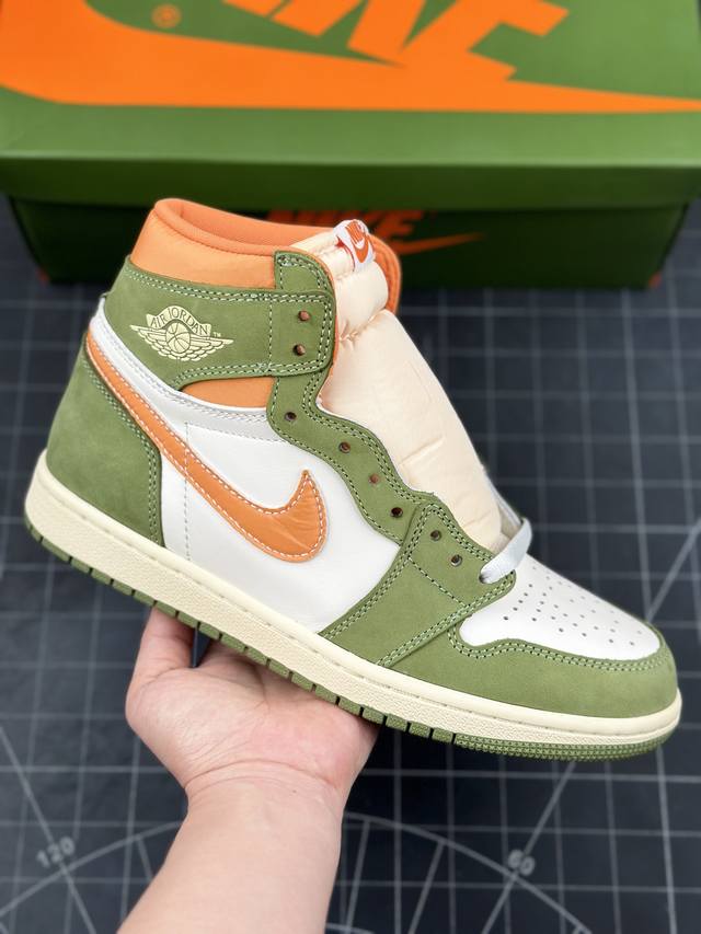 特价本地 核心私 Air Jordan 1 High Og ”Celadon“ Aj1 乔1解构复古椰奶绿 高帮篮球鞋 #配色在白色皮质鞋面的基础上，加入橙色和