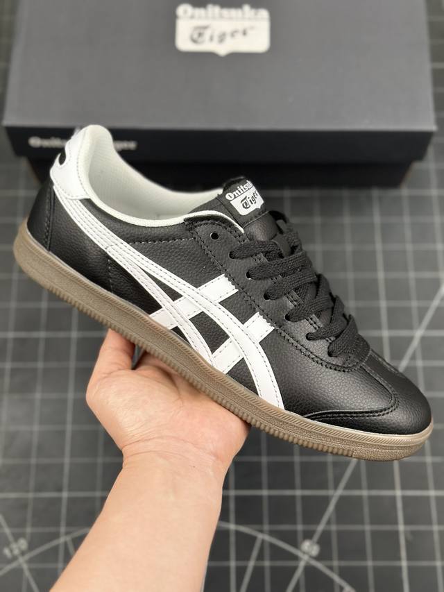 公司级亚瑟士 Onitsuka Tiger Tokuten 复古低帮休闲跑鞋 鞋跟 鞋舌处印有鬼塚虎特有的品牌logo标志 提升品牌的认知度 柔软内里材质 穿着