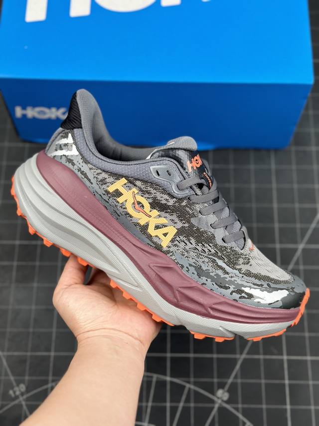 美国新兴跑鞋品牌hoka One One Clifton 7 Low 克利夫顿系列低帮厚底网织轻量休闲运动慢跑鞋 货号：1141530 J1Z8 尺码：36-4