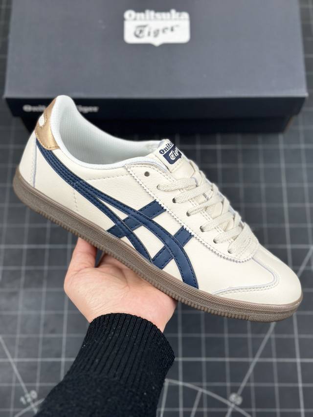 公司级亚瑟士 Onitsuka Tiger Tokuten 复古低帮休闲跑鞋 鞋跟 鞋舌处印有鬼塚虎特有的品牌logo标志 提升品牌的认知度 柔软内里材质 穿着