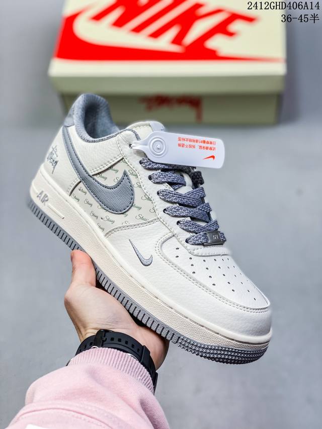 公司级耐克nike Air Force 1 Mid 07 空军一号低帮百搭休闲运动板鞋。柔软、弹性十足的缓震性能和出色的中底设计，横跨复古与现代的外型结合，造就