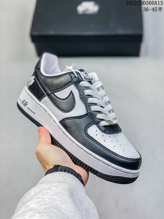 公司级耐克nike Air Force 1 Mid 07 空军一号低帮百搭休闲运动板鞋。柔软、弹性十足的缓震性能和出色的中底设计，横跨复古与现代的外型结合，造就