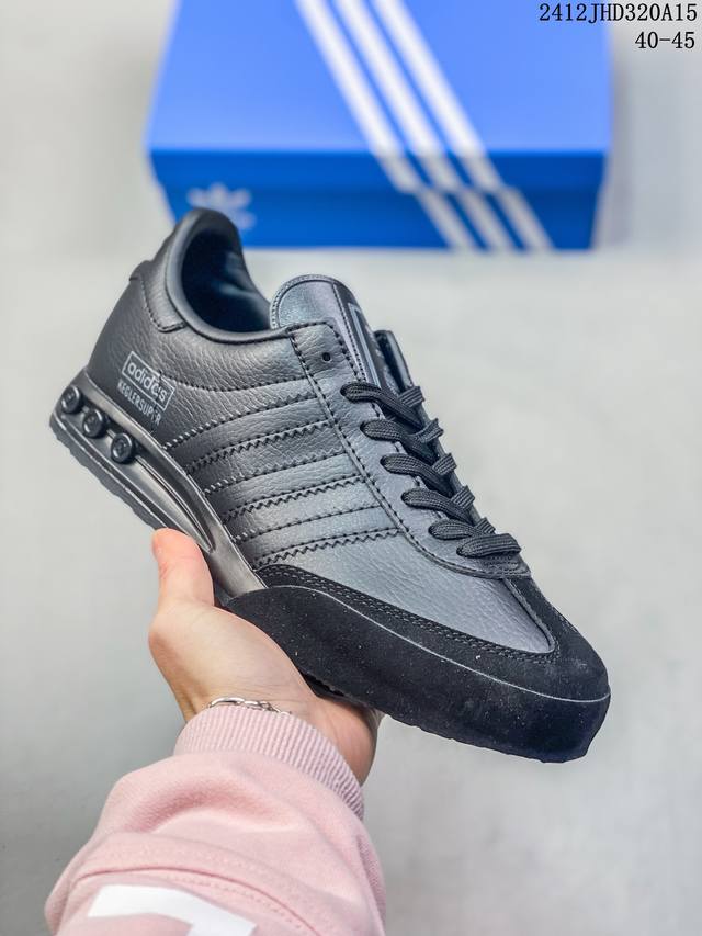 阿迪达斯 Adidas Superstar Ayoon W 三叶草运动鞋经典贝壳头板鞋 时尚男女鞋 真皮鞋面材质 ，锯齿三条纹，简约的线条。就连版型和比例，都在