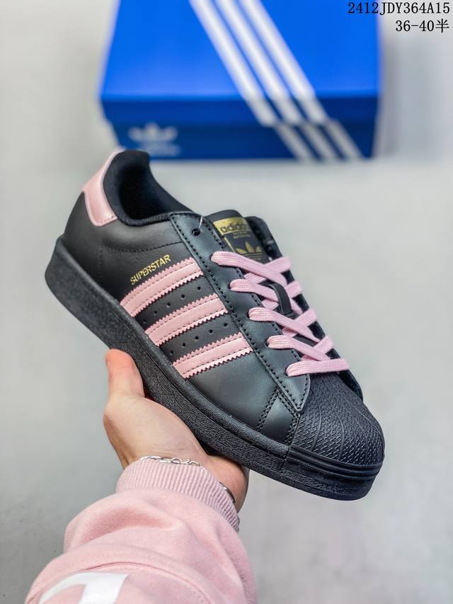 Adidas 阿迪达斯 女鞋真标半码制，原楦原纸版开发，采用粒面牛剖革鞋面材质，改良全包围鞋垫，正确版鞋底模具及扇贝头盖片阿迪达斯 三叶草adidas Orig