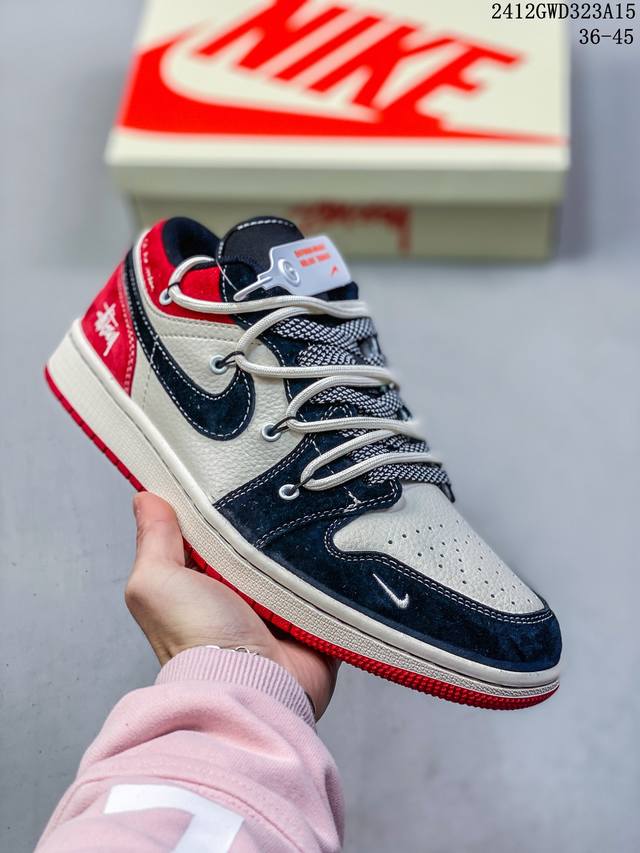 海外爆款限量发售！公司级 Nike Jordan Air Jordan 1“斯图西联名 黑红抽绳” 高端定制 低帮 复古 减震 防滑 耐磨 篮球鞋 定制鞋盒 大