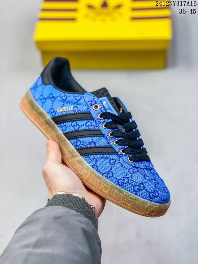 Adidas Originals X Gucci古驰 Gazelle 织物皮革 联名经典平底系带低帮板鞋男女款米棕 满印 尺码：36-45 编码：12Ny317