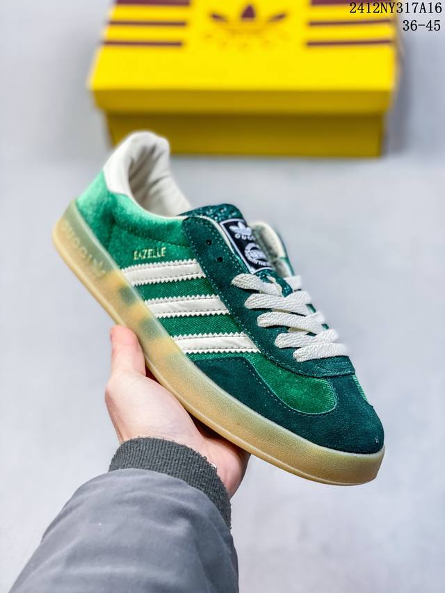 Adidas Originals X Gucci古驰 Gazelle 织物皮革 联名经典平底系带低帮板鞋男女款米棕 满印 尺码：36-45 编码：12Ny317