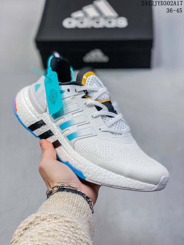 公司级adidas Eqt+ 复古单品 90年代跑鞋设计与现代adidas跑鞋科技相结合，你会得到什么？ 答案是eqt。Eqt全称equipment，就像字面意