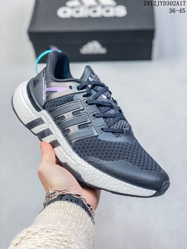 公司级adidas Eqt+ 复古单品 90年代跑鞋设计与现代adidas跑鞋科技相结合，你会得到什么？ 答案是eqt。Eqt全称equipment，就像字面意