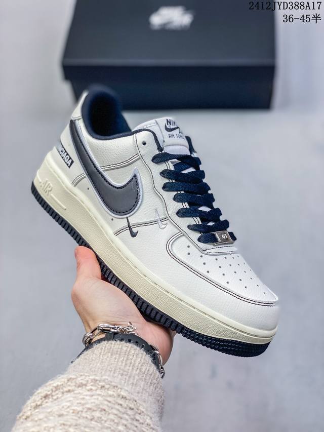 公司级带半码耐克nike Air Force 1 Mid 07 空军一号低帮百搭休闲运动板鞋。柔软、弹性十足的缓震性能和出色的中底设计，横跨复古与现代的外型结合