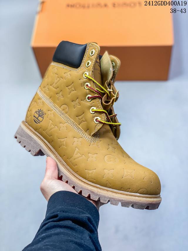 公司级timberland添柏岚 X Louis Vuitton 牛皮革 经典满印老花圆头系带 压纹防水绒面大黄靴 货号:Adme1Gsss1A8D1N 尺码: