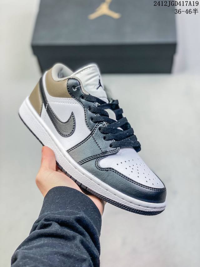 Air Jordan 1 Low Aj1乔1低帮休闲板鞋 同步官方配色 原档冲孔鞋头 正确满胶鞋垫 四线拉帮 原厂织唛标 鞋舌高弹海绵填充。 Size：35.5