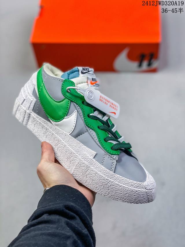 耐克sacai X Nike Blazer Low 重叠设计前卫开拓者低帮百搭板鞋 Sacai X Nike 全新双配色blazer Low 即将登场，有着双色