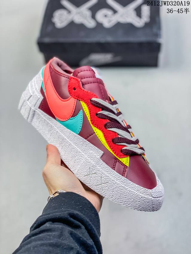 耐克sacai X Nike Blazer Low 重叠设计前卫开拓者低帮百搭板鞋 Sacai X Nike 全新双配色blazer Low 即将登场，有着双色