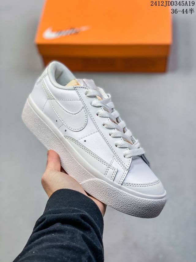 带半码 耐克 Nike Blazer Low '77 Jumbo 耐克开拓者厚底高帮板鞋 牛皮材质 12J 345A19