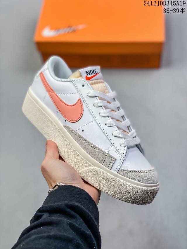 带半码 耐克 Nike Blazer Low '77 Jumbo 耐克开拓者厚底高帮板鞋 牛皮材质 12J 345A19