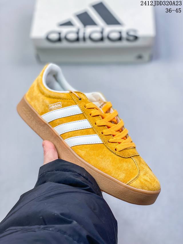 阿迪达斯 Adidas Vl Court Classic Shoes 运动休闲板鞋德训鞋 T头鞋 这款adidas经典运动鞋，以经典造型塑就百搭风格。灵感源自a