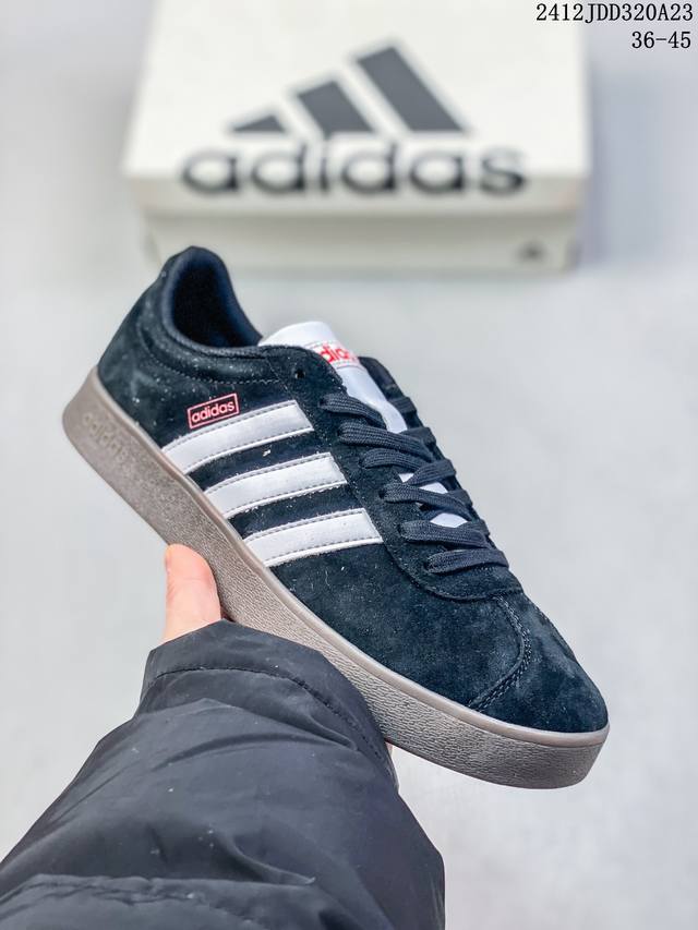 阿迪达斯 Adidas Vl Court Classic Shoes 运动休闲板鞋德训鞋 T头鞋 这款adidas经典运动鞋，以经典造型塑就百搭风格。灵感源自a