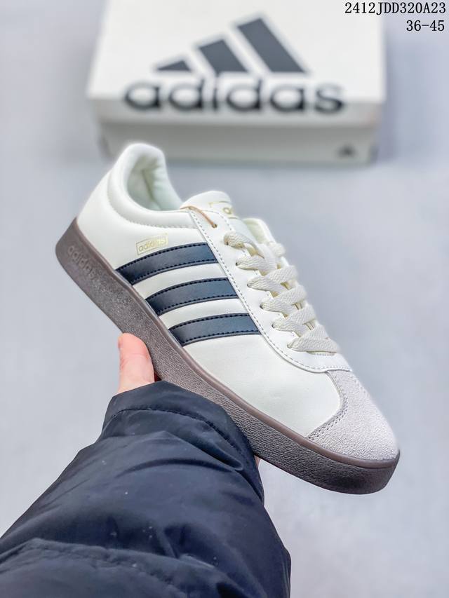 阿迪达斯 Adidas Vl Court Classic Shoes 运动休闲板鞋德训鞋 T头鞋 这款adidas经典运动鞋，以经典造型塑就百搭风格。灵感源自a