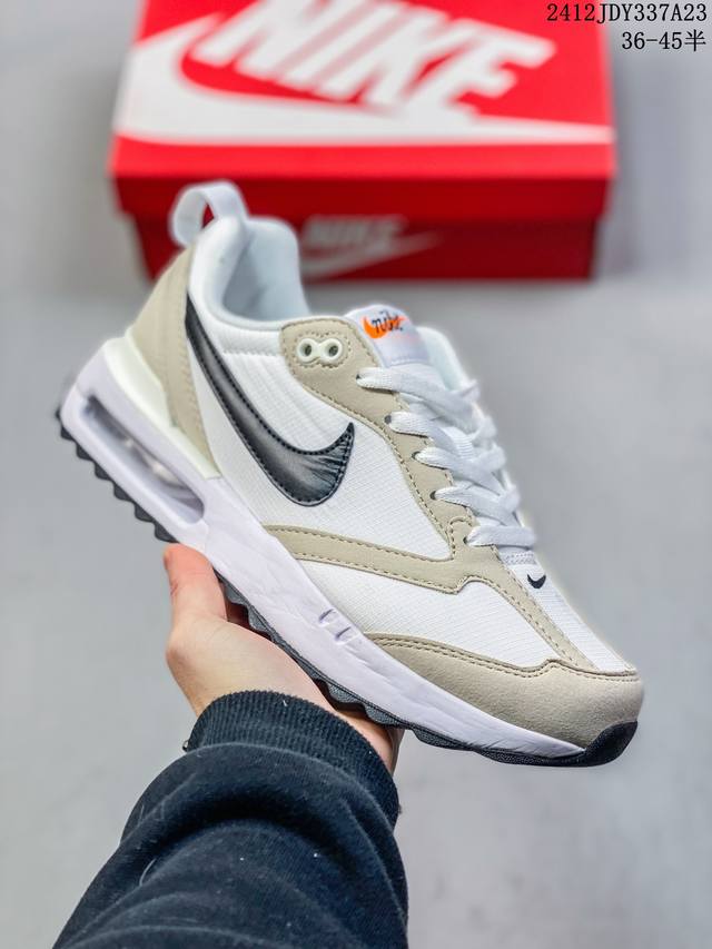 真标耐克nk Air Max Dawn 黎明系列低帮气垫百搭休闲运动慢跑鞋 采用柔软翻毛皮和透气梭织材料打造利落鞋面 中底和鞋跟融入现代感线条设计 兼具复古风格