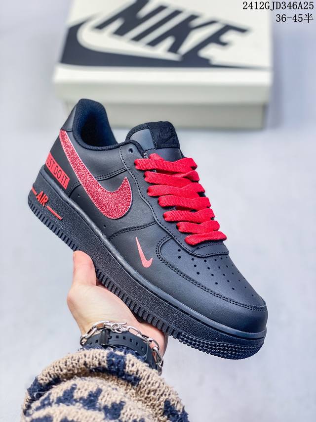 简介：公司级耐克 Nike Air Force 1 Low 空军一号 Just Doit 低帮百搭休闲运动板鞋。柔软、弹性十足的缓震性能和出色的中底设计，横跨复