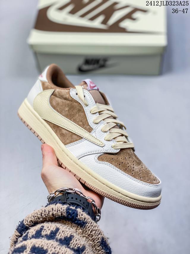 公司级带半码travis Scott X Fragment Design X Jordan Air Jordan 1 Low Og Sp 多方联名合作融合了tr