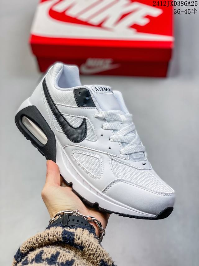 公司级 Nike耐克运动鞋 Air Max 90 健身运动跑鞋休闲鞋 复古风十足！Air Max 90 作为 Nike 旗下最经典的鞋型之一，凭借着百搭的造型，