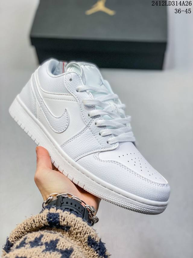 福利套现特价 二层皮带半码 乔丹air Jordan 1 Low Aj1低帮系列篮球鞋 官方同步配色 原装级产物 尺码：36-45半 36-40半 编码：12L