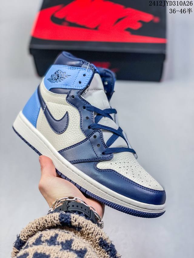 头层皮nike Air Jordan 1 Retro High Og 耐克 Aj1代迈克尔 乔丹高帮经典复古百搭休闲文化运动篮球鞋 货号:555088 尺码:3