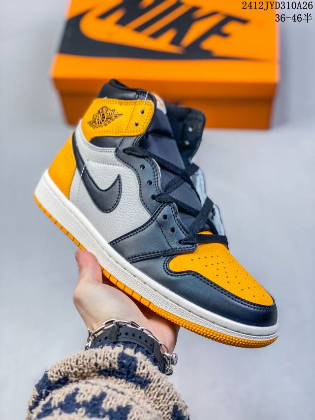 头层皮nike Air Jordan 1 Retro High Og 耐克 Aj1代迈克尔 乔丹高帮经典复古百搭休闲文化运动篮球鞋 货号:555088 尺码:3