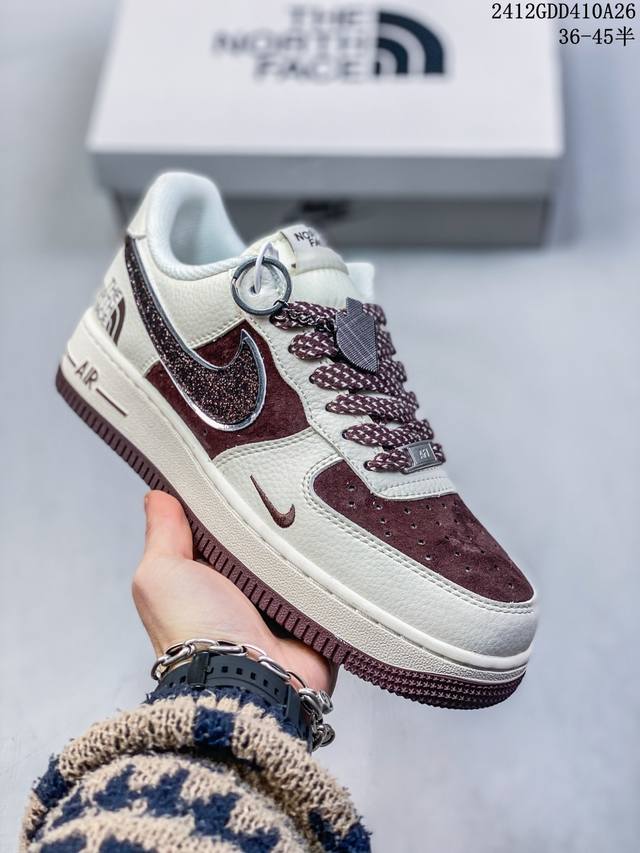 海外限量发售！公司级nike Air Force 1 '07 Low “北面联名--满天星灰白-灰勾配色”空军一号 低帮 运动鞋 休闲鞋 折边针车 工艺难度大