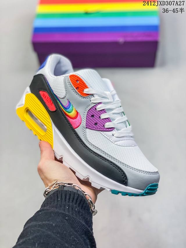 耐克nike Air Max 90 经典复古小气垫缓震跑鞋 鞋面由皮和革织物打造，犀利的条线打造出酷劲十的足视觉效果 网布鞋增面强透气性，穿着为极舒适 经可典视